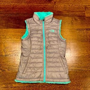 Girls north face vest